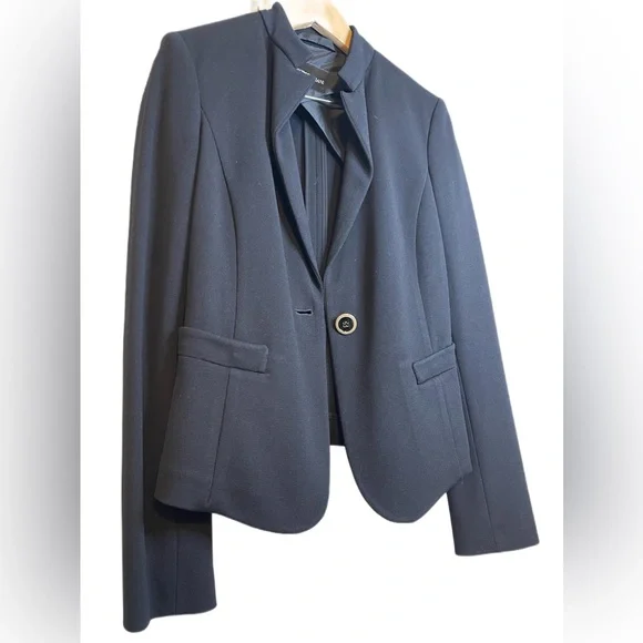 Woman’s Emporio Armani Black Blazers size 38